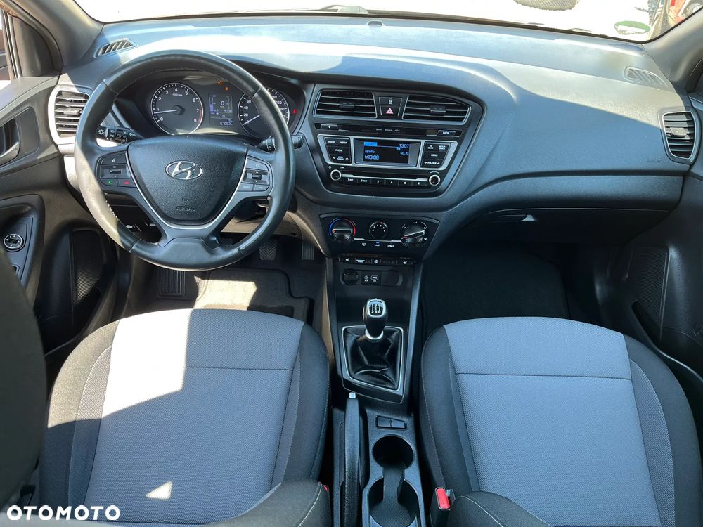 Hyundai i20 - 17