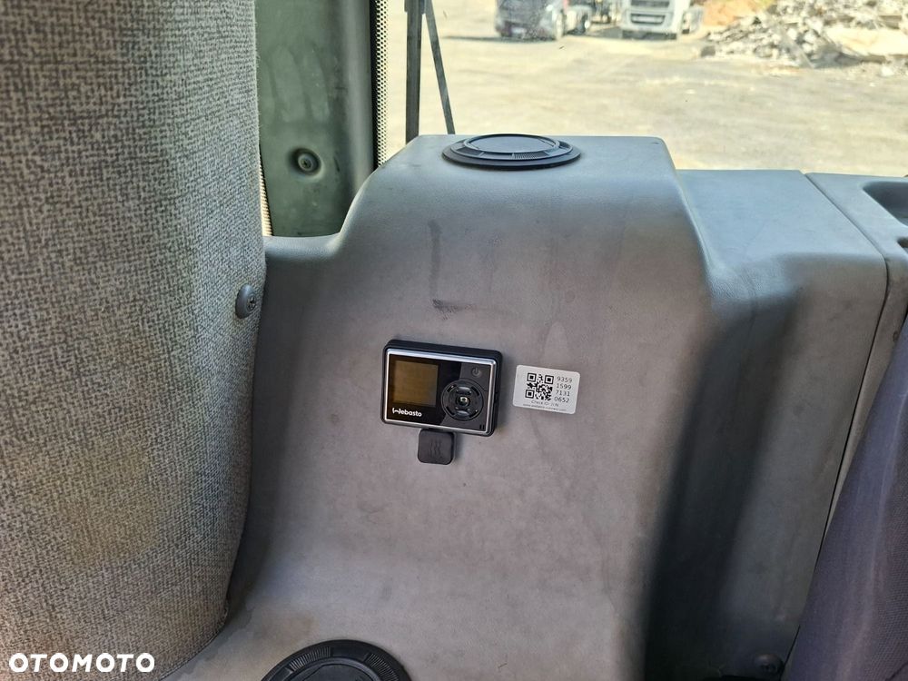 New Holland D 150 - 13