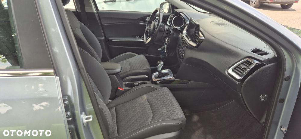 Kia Ceed 1.6 CRDi DCT Vision - 9
