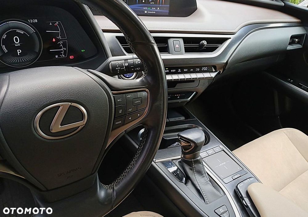 Lexus UX - 17