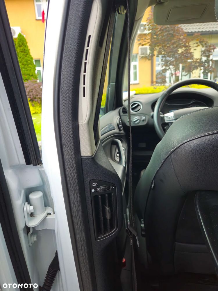 Ford S-Max 1.6 T Titanium - 24