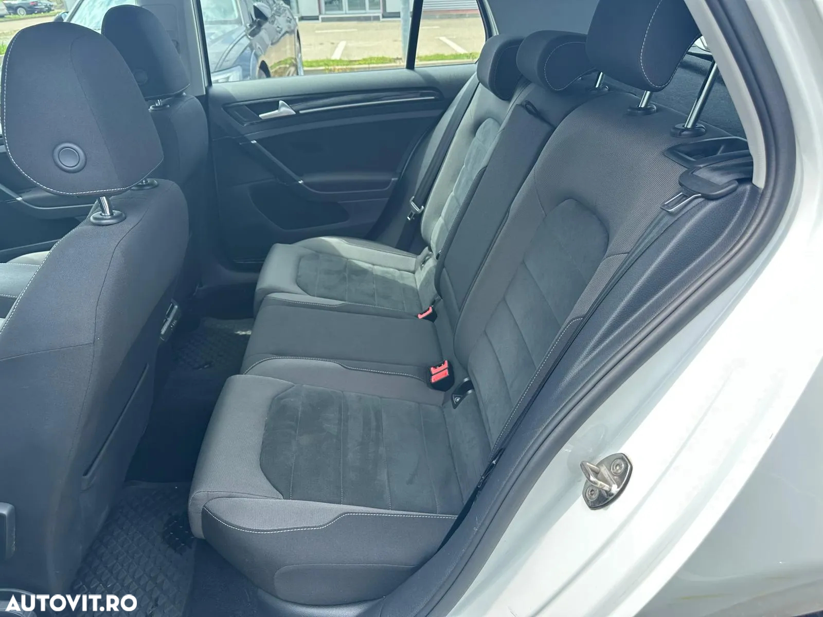 Volkswagen Golf 1.6 TDI DSG Highline - 10