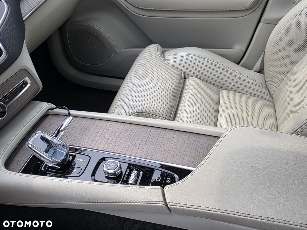 Volvo XC 90 B5 D AWD Inscription 7os - 33