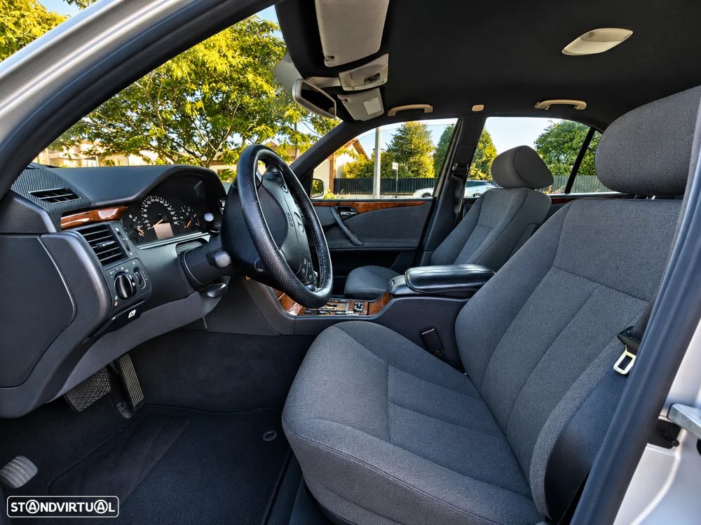 Mercedes-Benz E 220 - 5