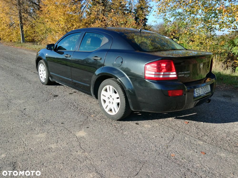 Dodge Avenger - 9