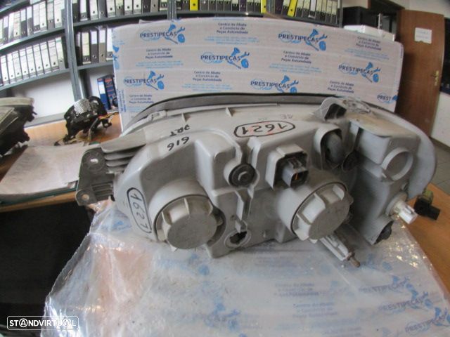 Farol Far1621 KIA CARNIVAL 2005 2.9CRDI  16V 145Cv 5P AZUL DRT H7 + H7 ORIGINAL - 2