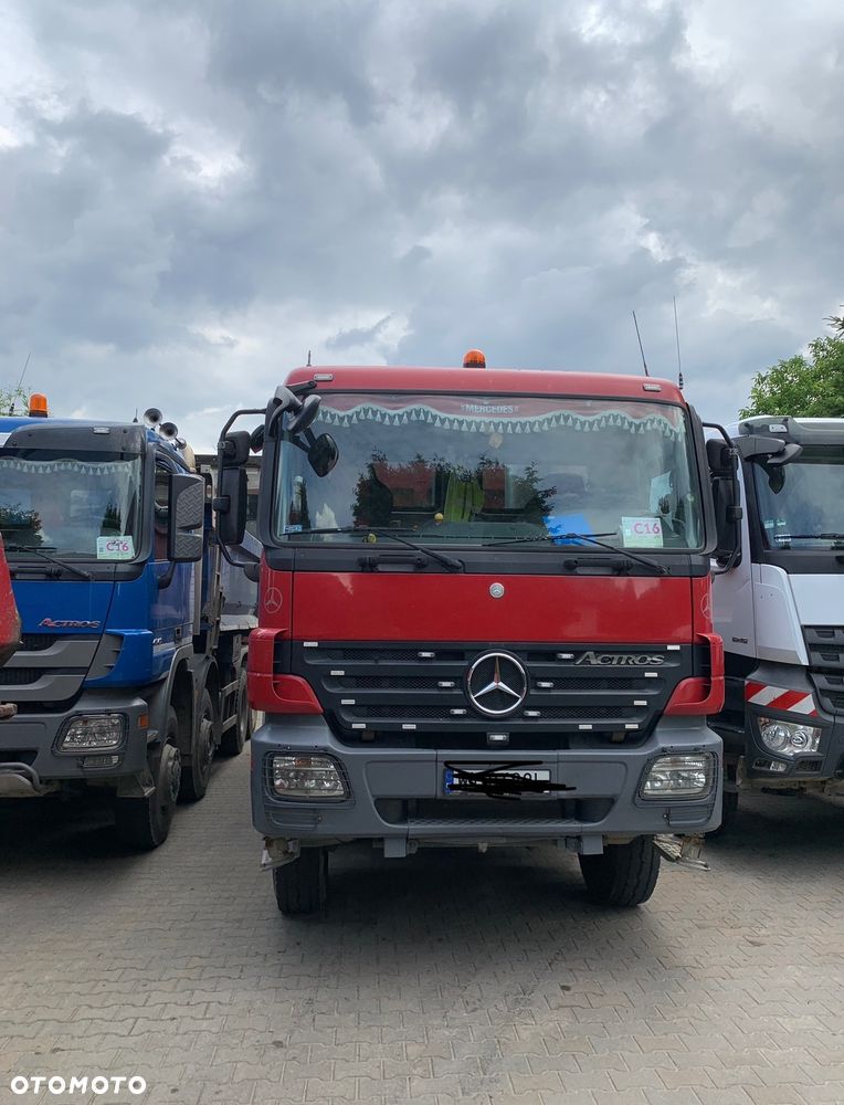 Mercedes-Benz Actros - 4