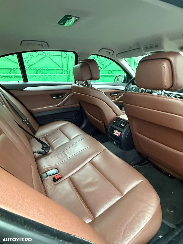 BMW Seria 5 525d Sport-Aut. - 9