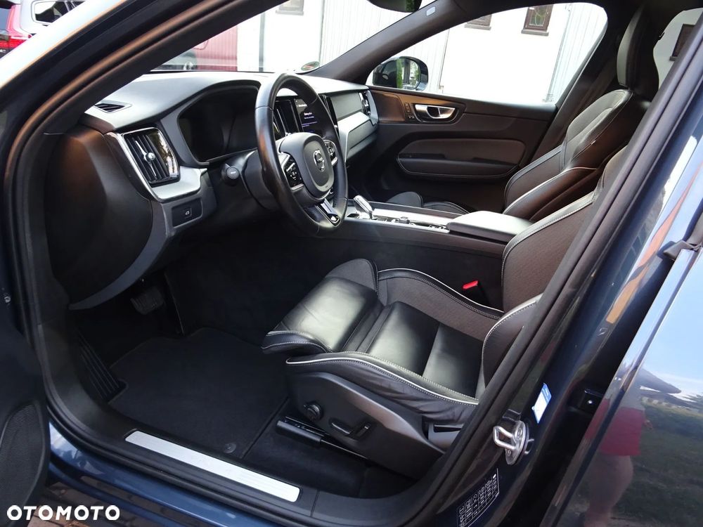 Volvo XC 60 B4 D Plus Dark - 15
