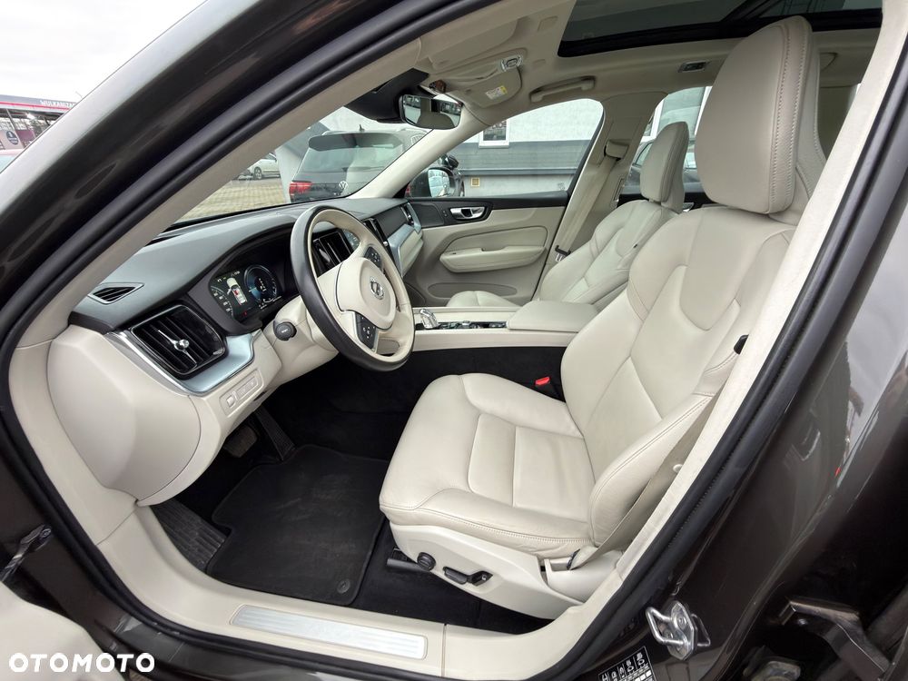 Volvo XC 60 T8 Twin Engine AWD Geartronic Inscription - 17