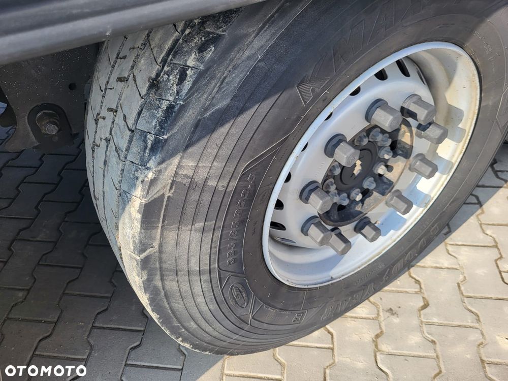 Schmitz Cargobull ThermoKing SLXi300; DOST; Uchwyty promowe, Paleciara - 11