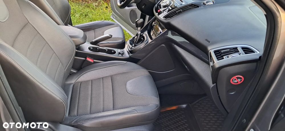 Ford Kuga 2.0 TDCi 4x4 Titanium - 17