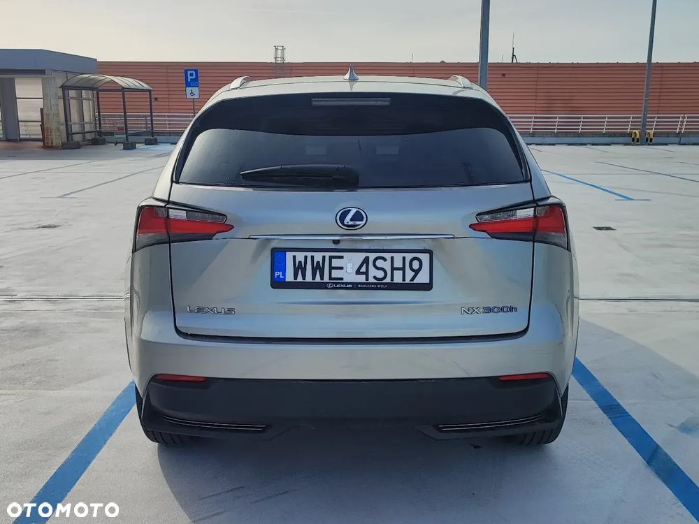 Lexus NX 300h Elegance AWD - 8