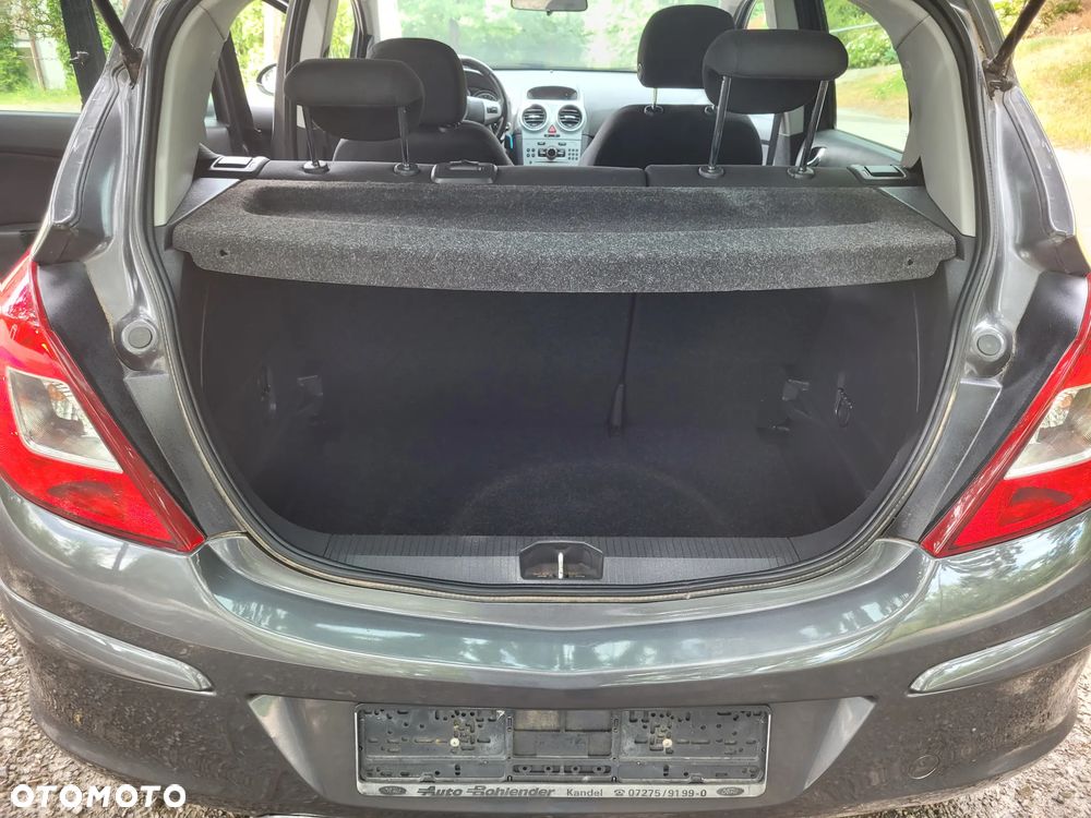 Opel Corsa 1.4 16V Satellite - 29