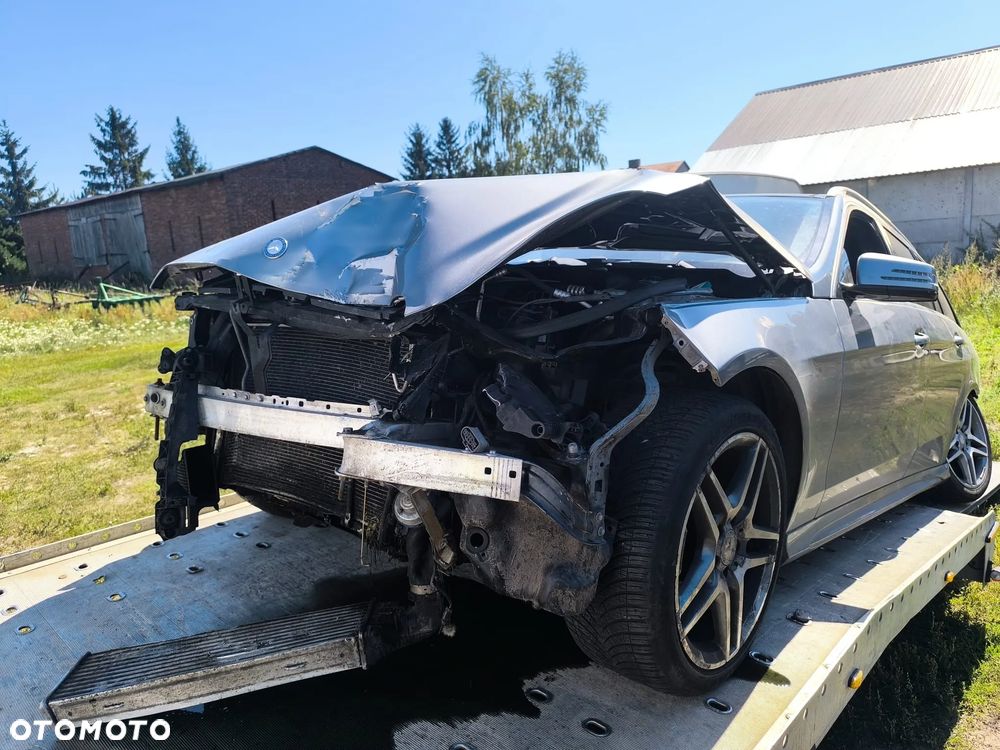 Mercedes-Benz Klasa E 220 BlueTEC 4Matic 7G-TRONIC Elegance - 10