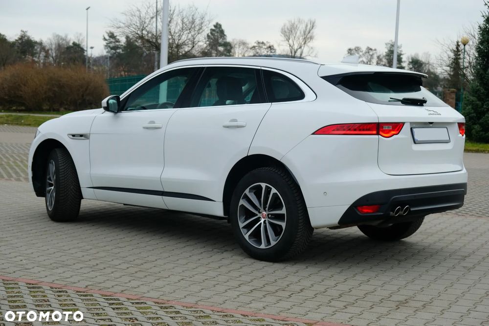 Jaguar F-Pace 20d AWD R-Sport - 8