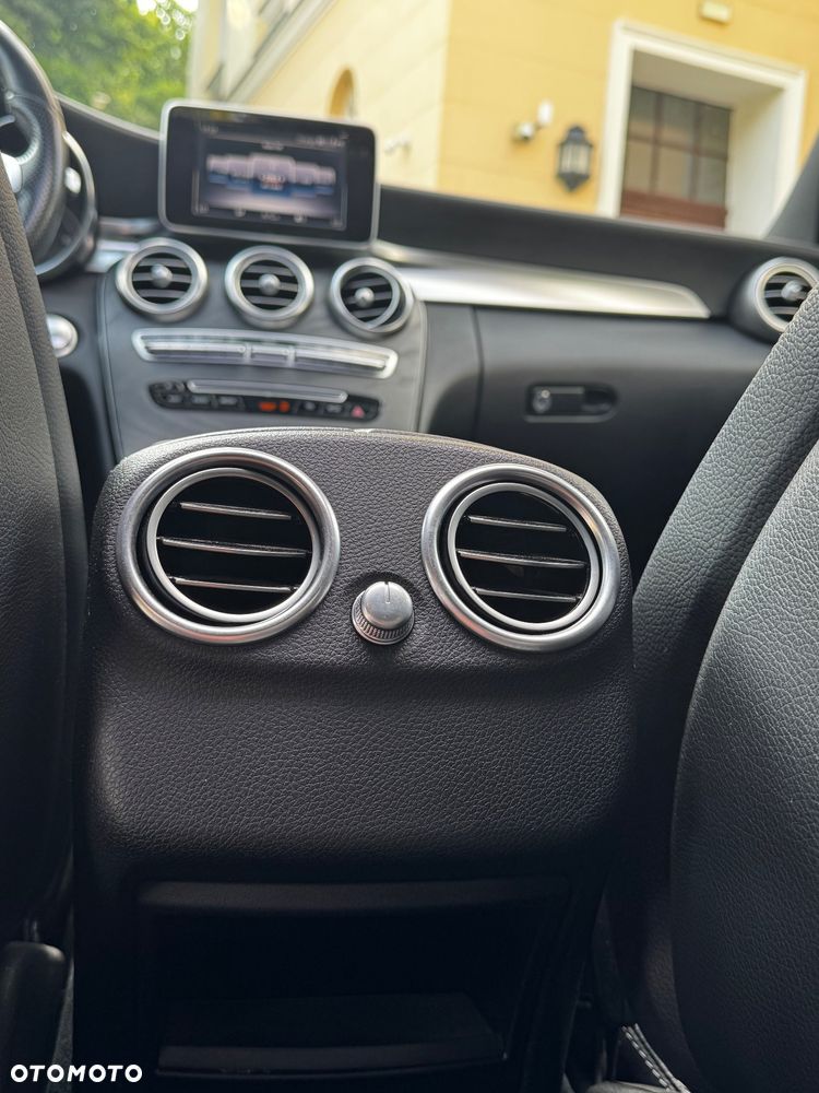 Mercedes-Benz Klasa C 220 CDI DPF Automatik Avantgarde - 32