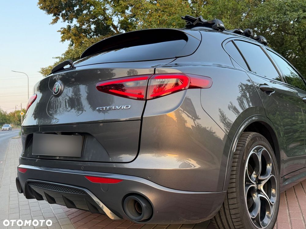 Alfa Romeo Stelvio 2.0 Turbo Veloce Q4 - 17