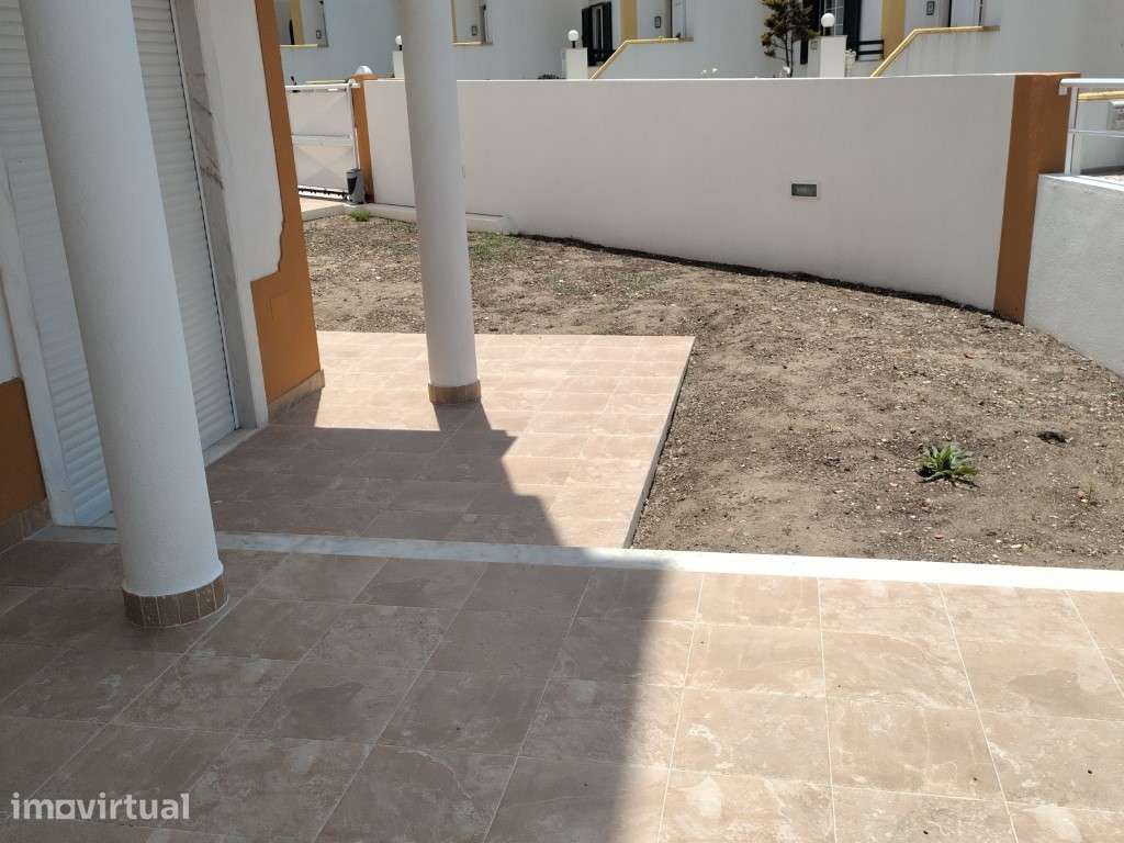 Moradia Ericeira de gaveto completamente remodelada e pronta a habi... - Grande imagem: 3/60