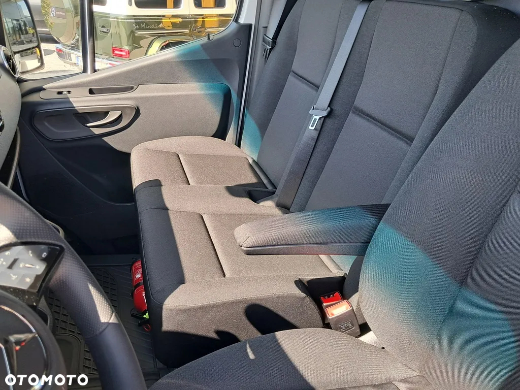 Mercedes-Benz Sprinter - 20