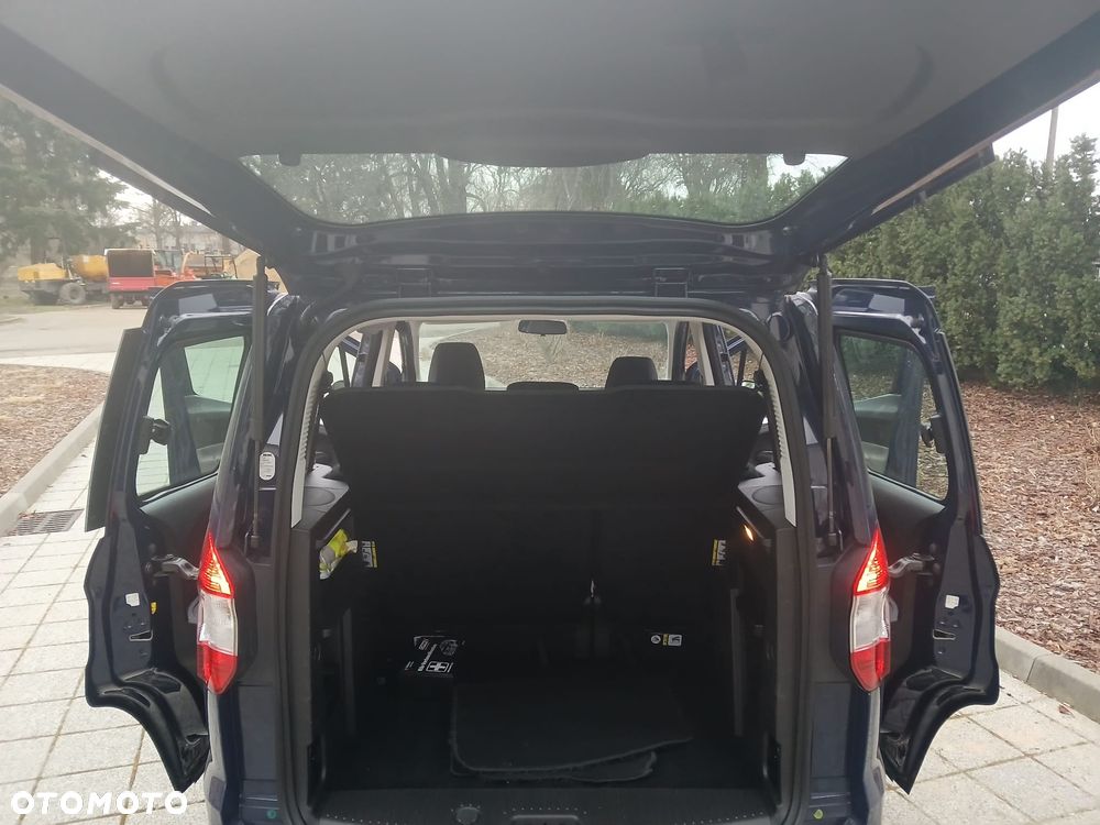 Ford Tourneo Courier - 23