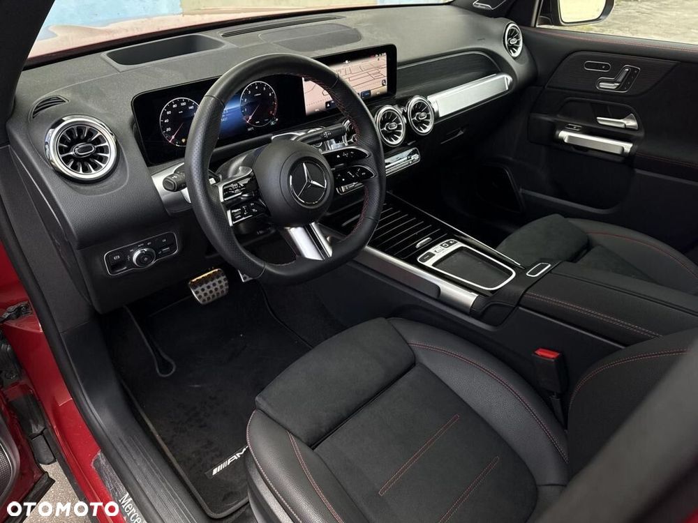 Mercedes-Benz GLB - 11