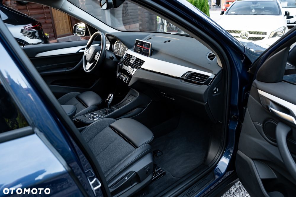 BMW X1 xDrive20i Sport - 24