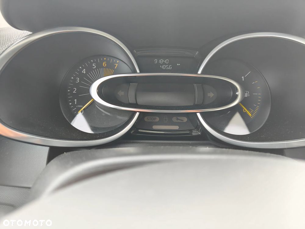 Renault Clio 1.2 16V Life - 23