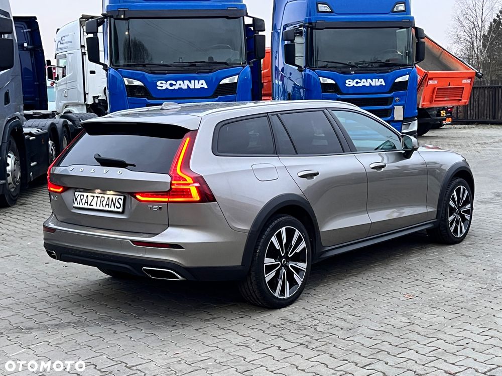 Volvo V60 Cross Country T5 AWD Geartronic Momentum Pro - 12
