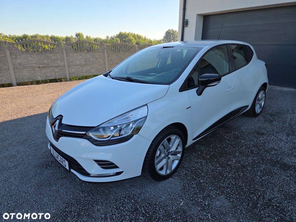 Renault Clio 1.2 16V 75 LIMITED - 10