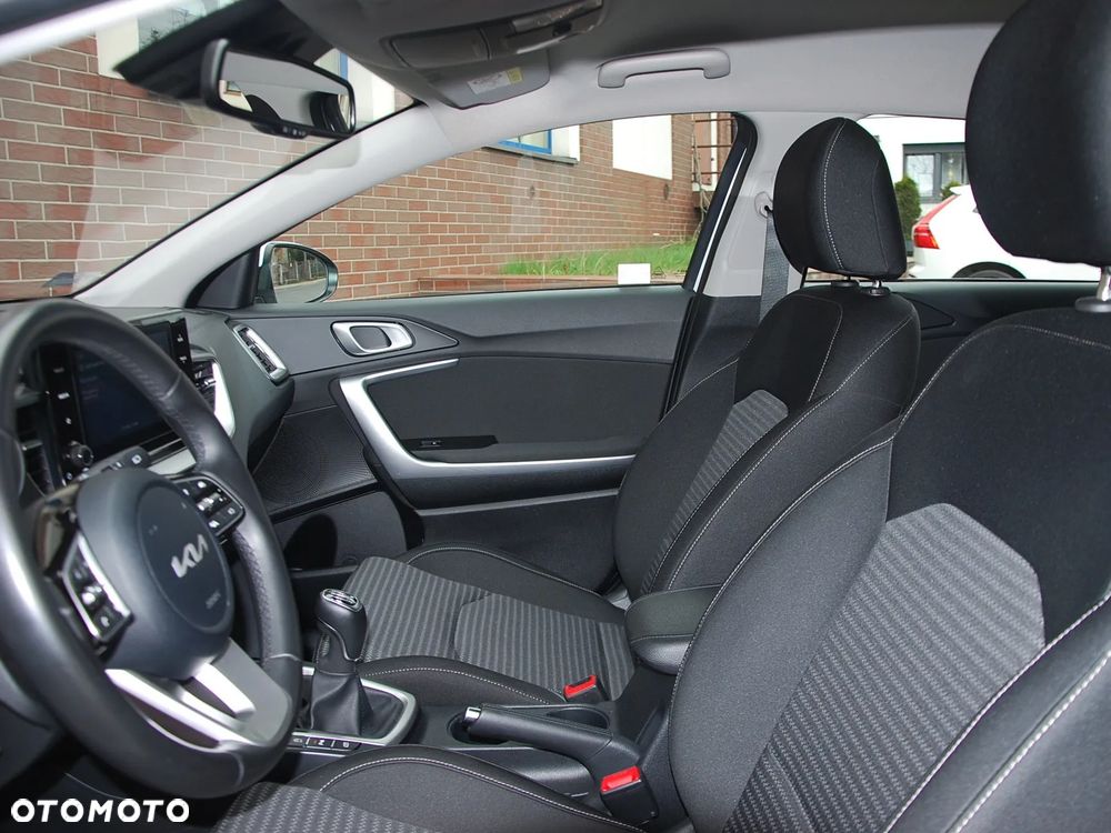 Kia Ceed - 9