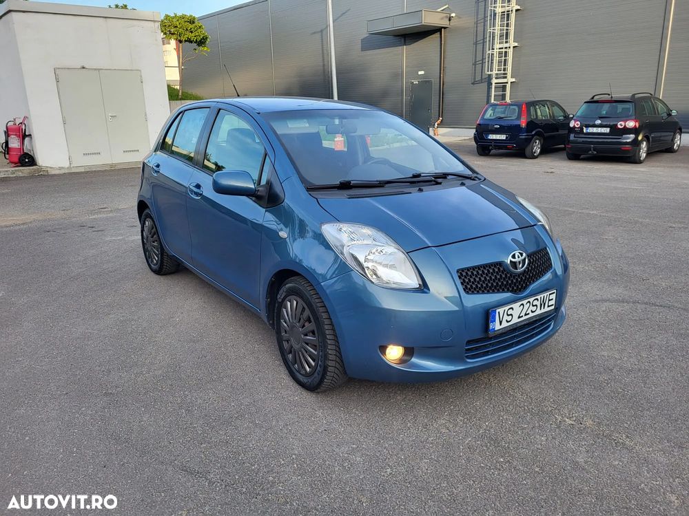 Toyota Yaris 1.3 Aut Luna - 12