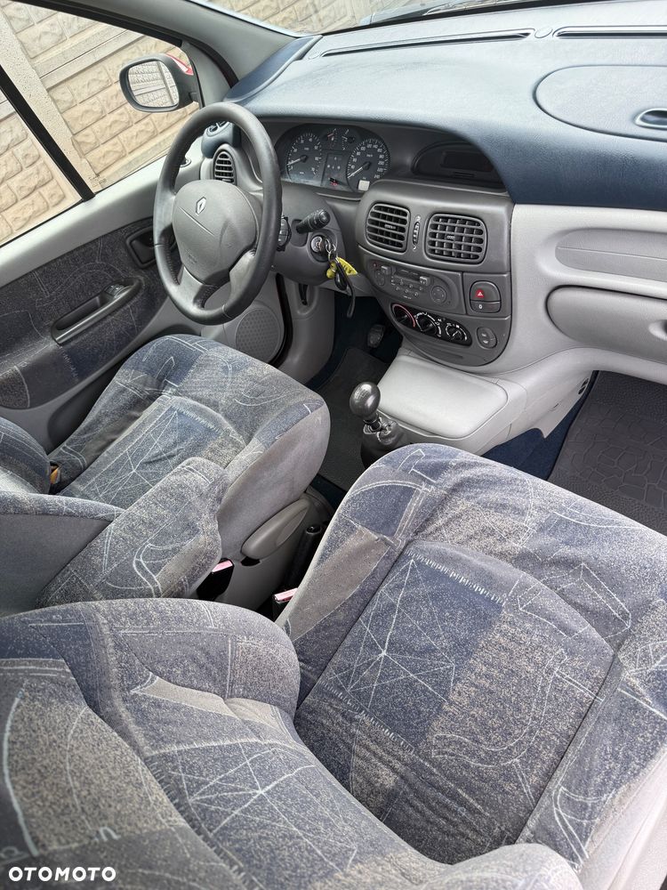 Renault Scenic 1.6 16V EXA - 9