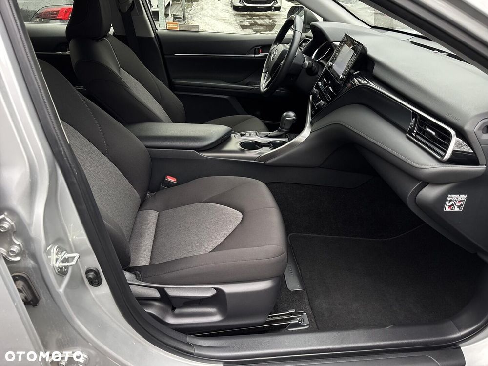 Toyota Camry 2.5 Hybrid Comfort CVT - 19