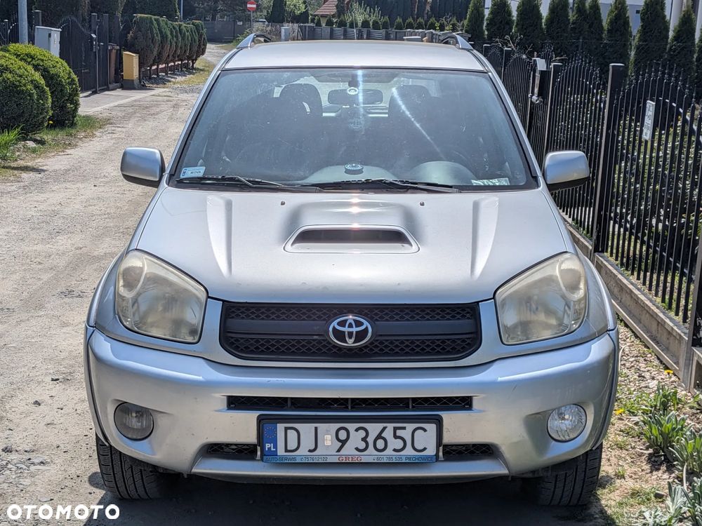 Toyota RAV4 2.0 D-4D 4x4 - 4