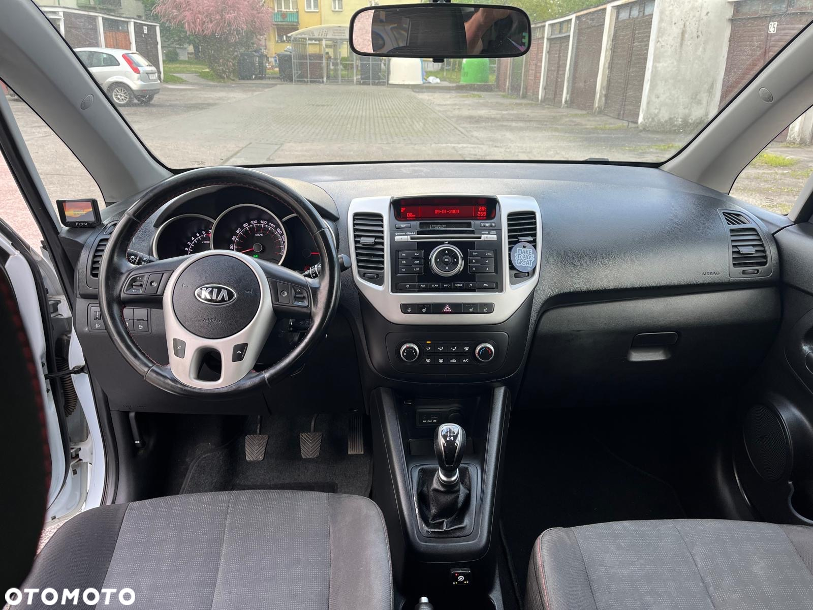 Kia Venga - 11