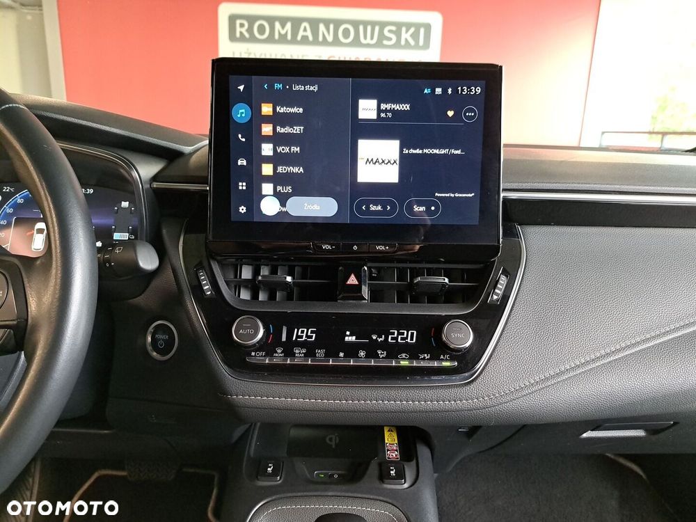 Toyota Corolla 1.8 Hybrid Style - 24