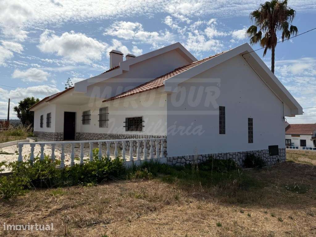 Moradia T4 com amplo terreno a poucos minutos da praia de Santo André - Grande imagem: 5/36