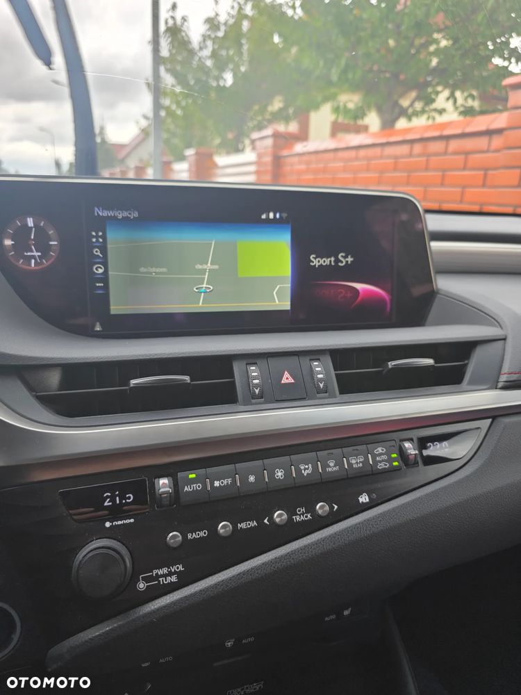 Lexus ES 300h F Sport - 10