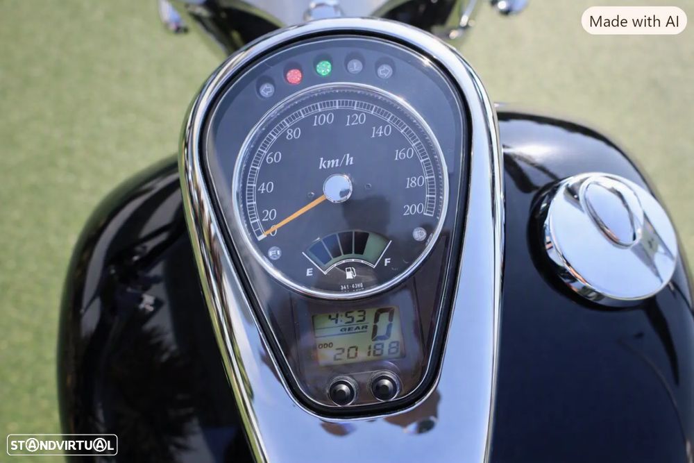 Suzuki Intruder C800 - 23