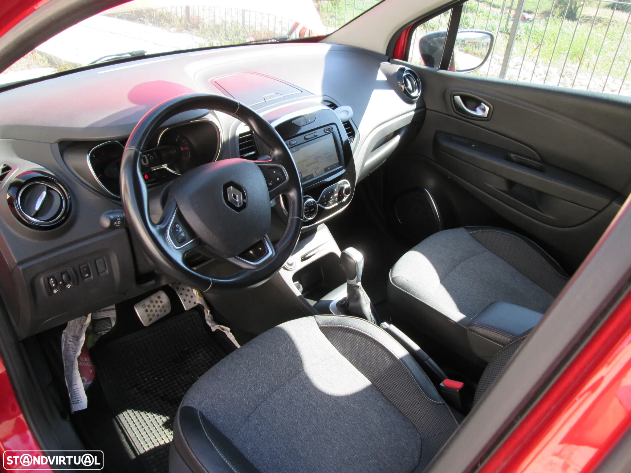 Renault Captur 1.5 dCi Exclusive EDC - 19