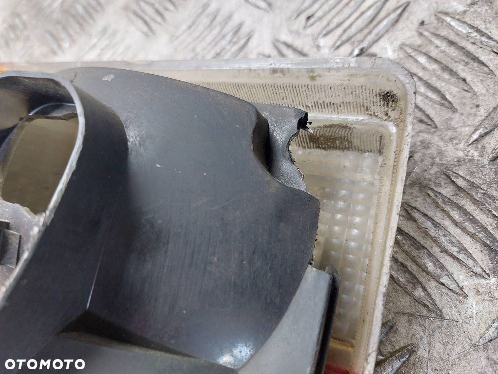 LAMPA LEWY TYŁ + PRAWY TYŁ KOMPLET ŁADA 2107 I - 11