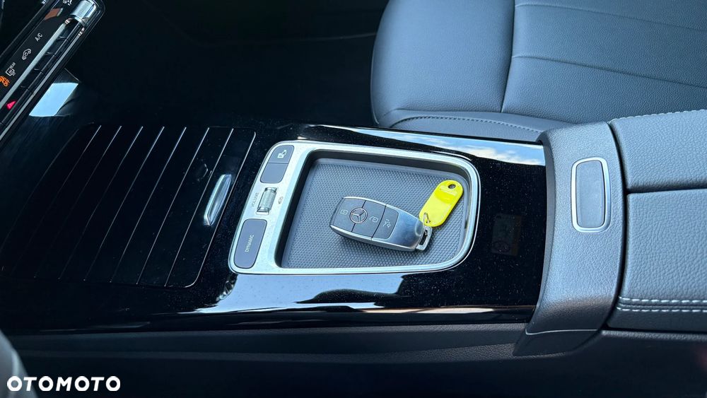 Mercedes-Benz CLA 200 d Progressive 8G-DCT - 28