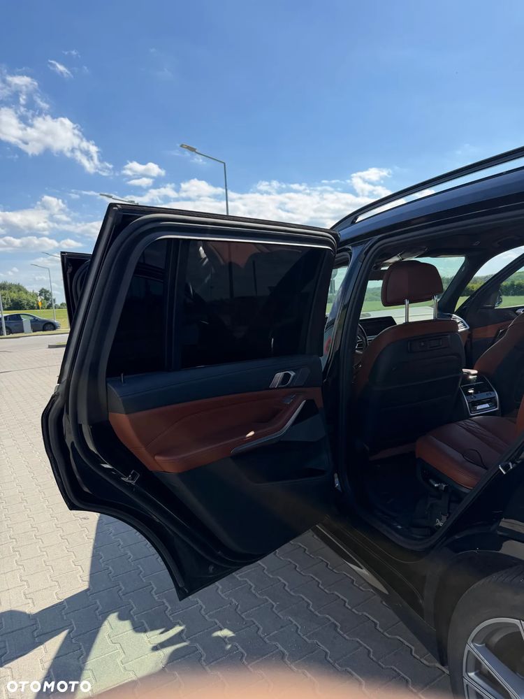 BMW X7 M50i sport - 13