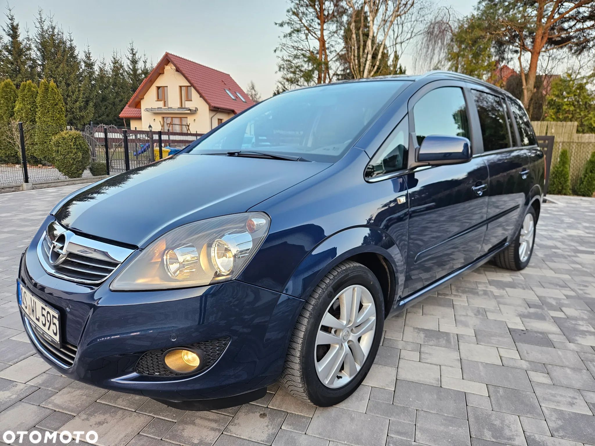 Opel Zafira 1.6 Cosmo - 1