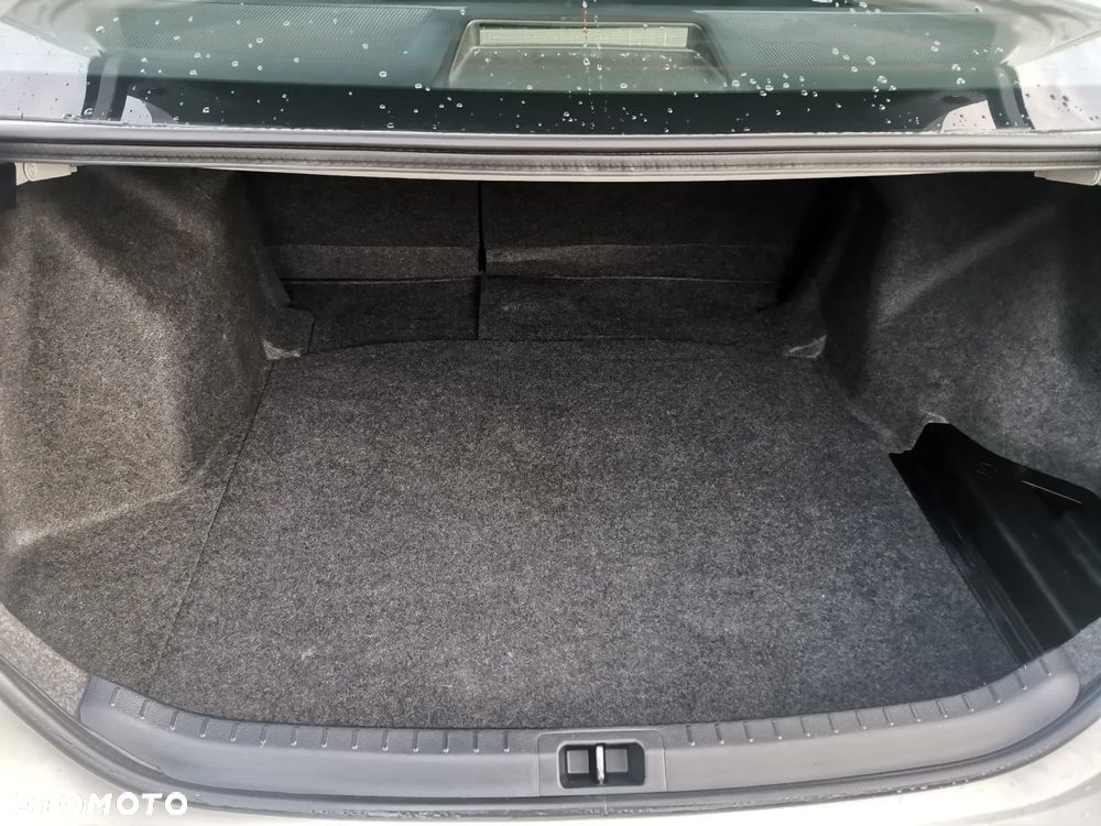 Toyota Corolla 1.6 Premium EU6 - 7