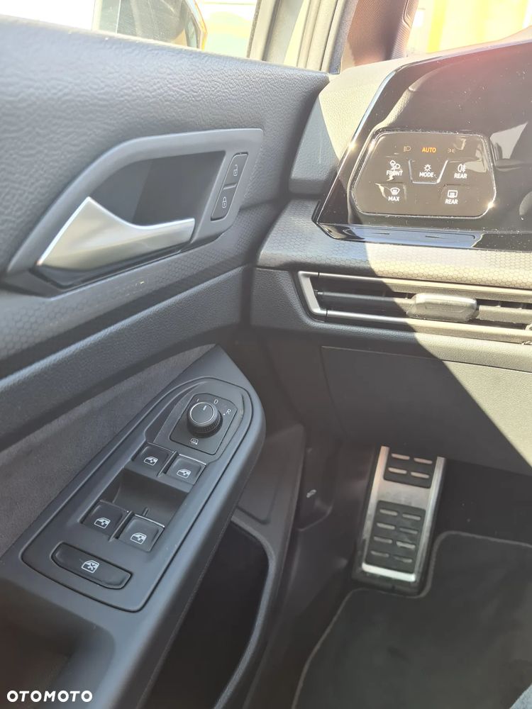 Volkswagen Golf - 34