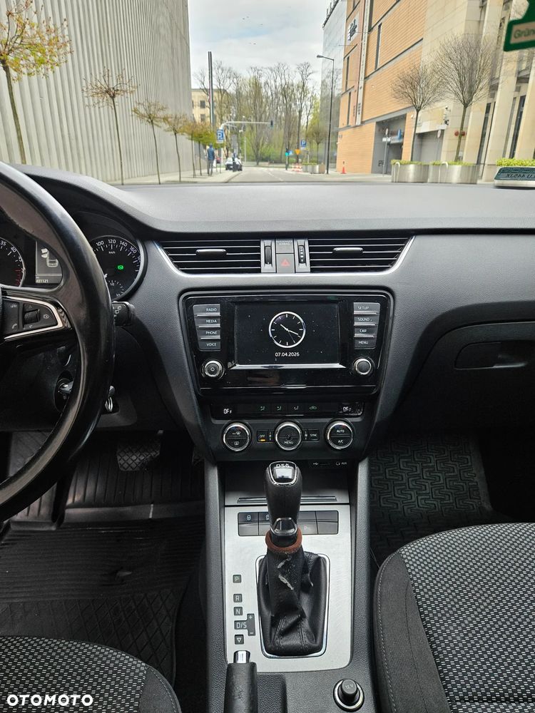 Skoda Octavia 1.6 TDI Edition DSG - 16