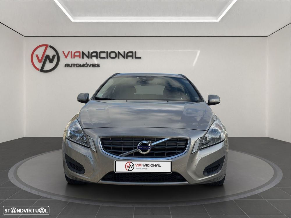 Volvo V60 1.6 D2 Momentum Eco - 2