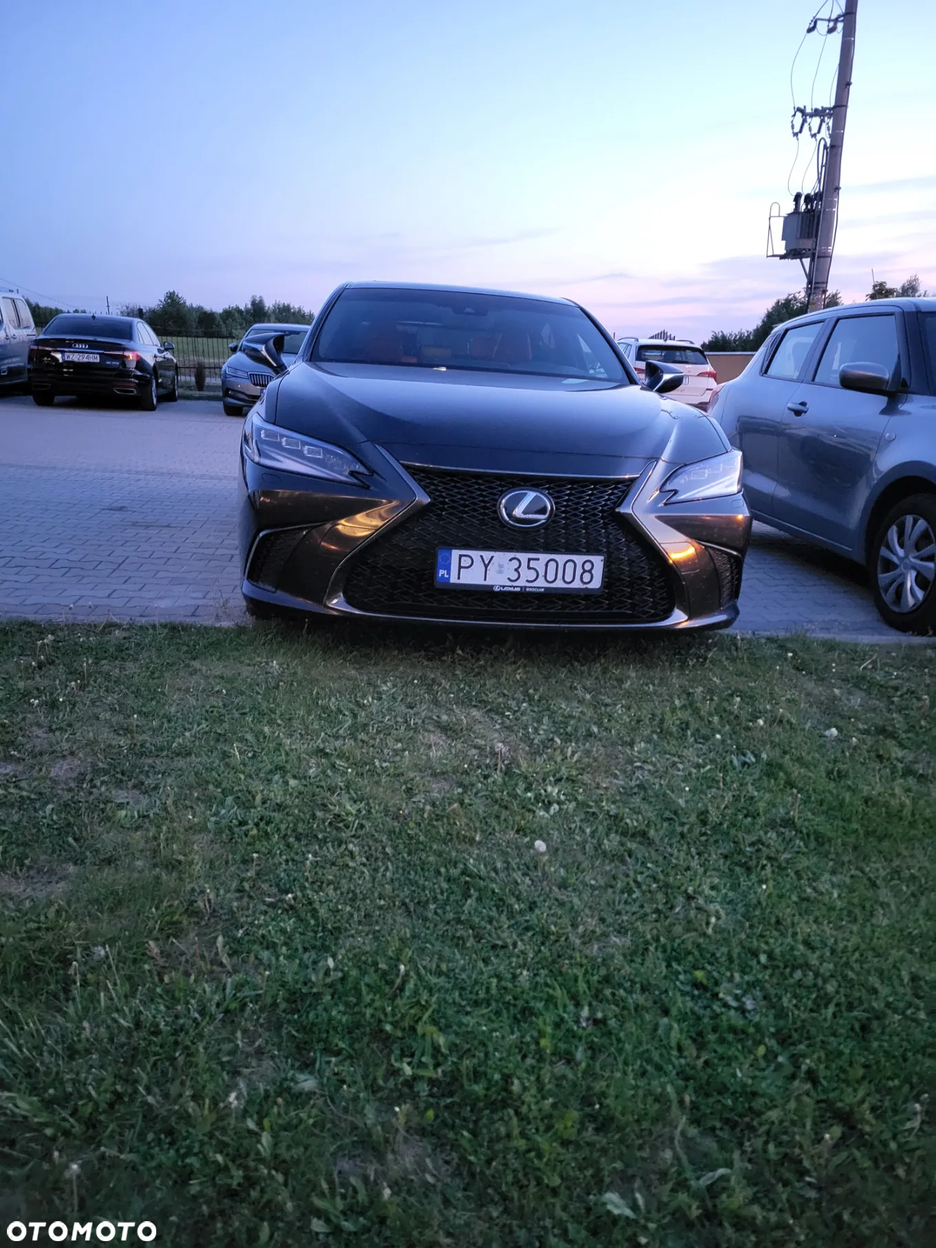 Lexus ES 300h F Sport - 22